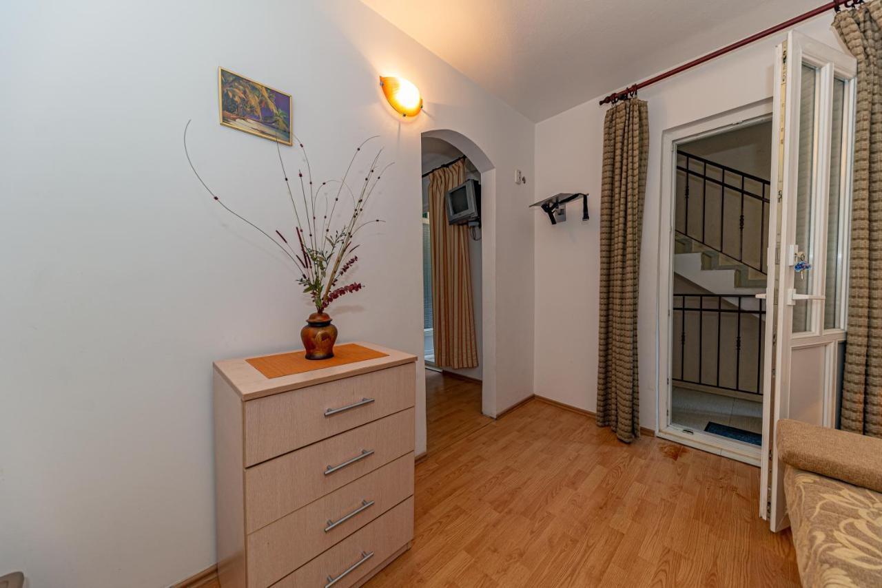 Apartment Knezevic Петровац Экстерьер фото