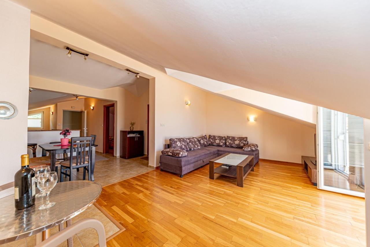 Apartment Knezevic Петровац Экстерьер фото